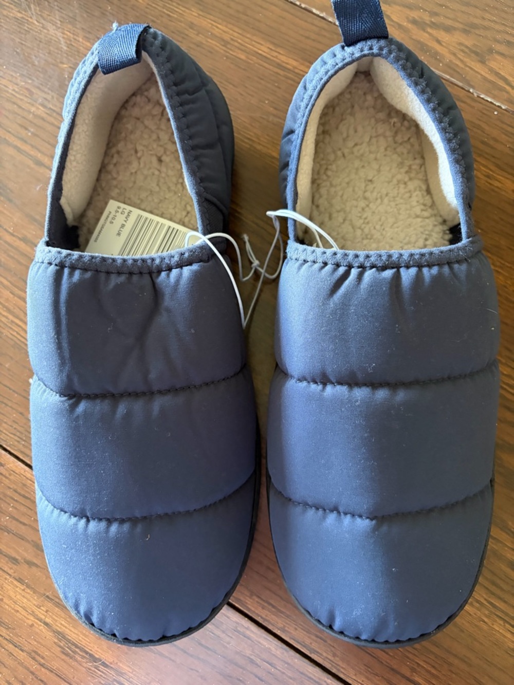 Cozy mens Navy Quilted Slip-On Slippers with Plush Lining size 9.5 to 10.5